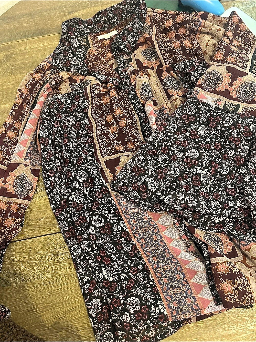 Maurices Floral Print Blouse in Black & Brown Size Large Like new